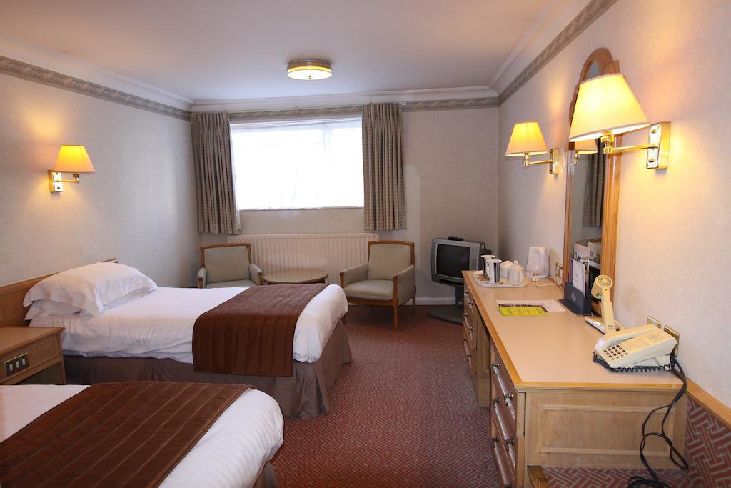 Swallow Churchgate Hotel Harlow Room photo