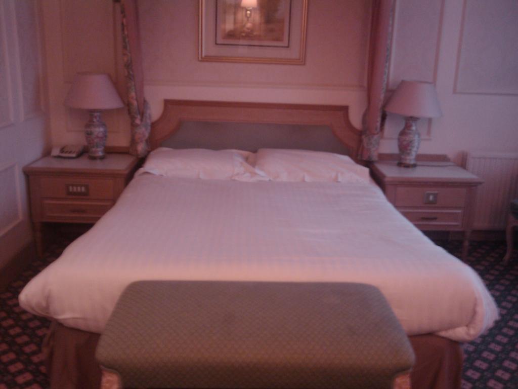 Swallow Churchgate Hotel Harlow Room photo